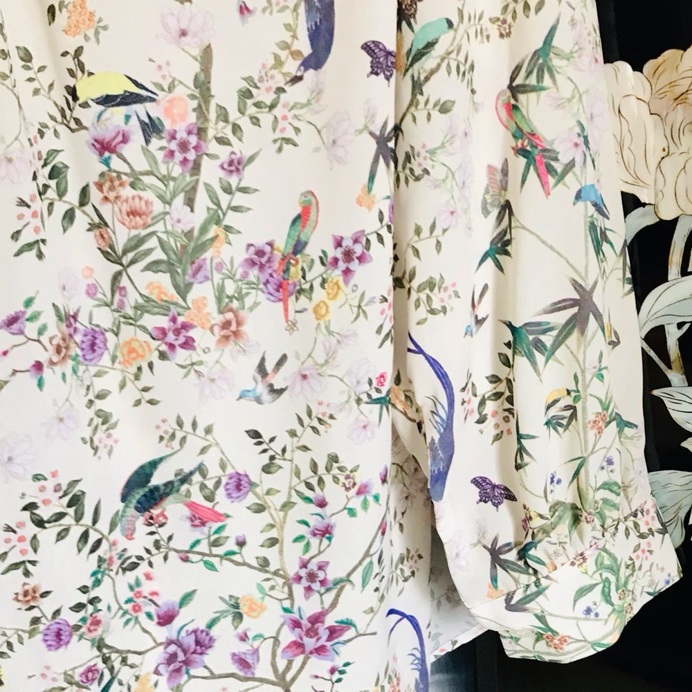 🍦Beautiful birds and flowers on long sleeve blouse - Picture 4 of 5
